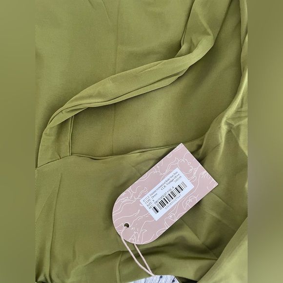 🆕 Meshki Green Halter Maxi Dress - Picture 3 of 4